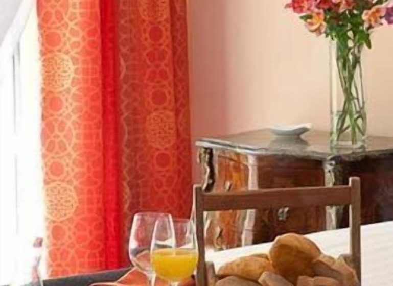 Отель Hostellerie Les Hauts De Sainte Maure