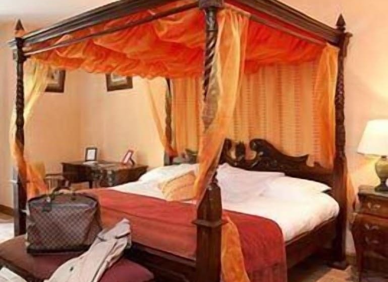 Отель Hostellerie Les Hauts De Sainte Maure