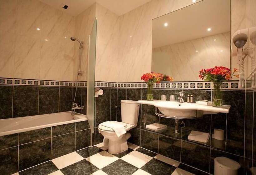 Отель Hostellerie Les Hauts De Sainte Maure