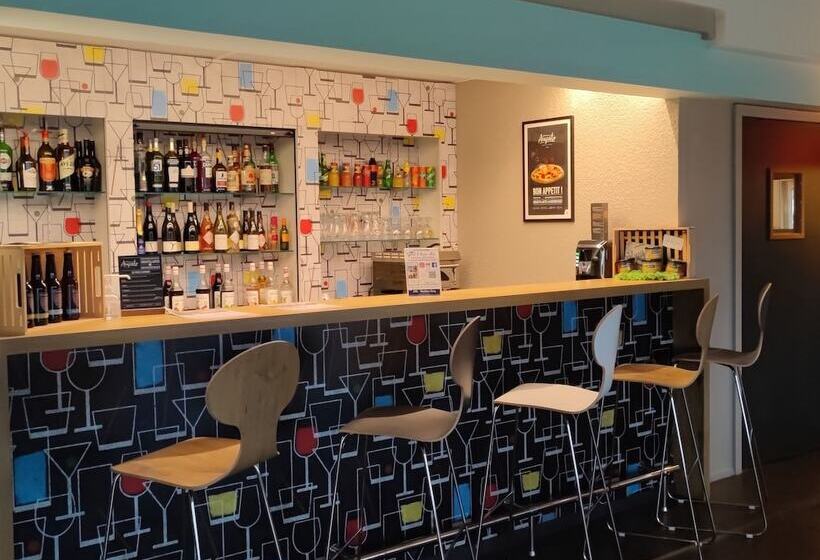 בית מלון כפרי Ibis Moulins