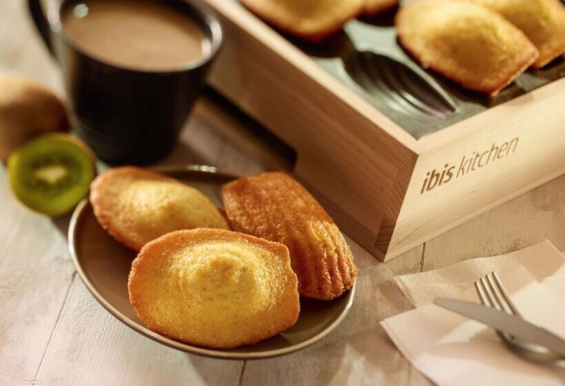 ホテル Ibis Nemours