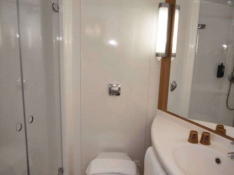 ホテル Ibis Nemours