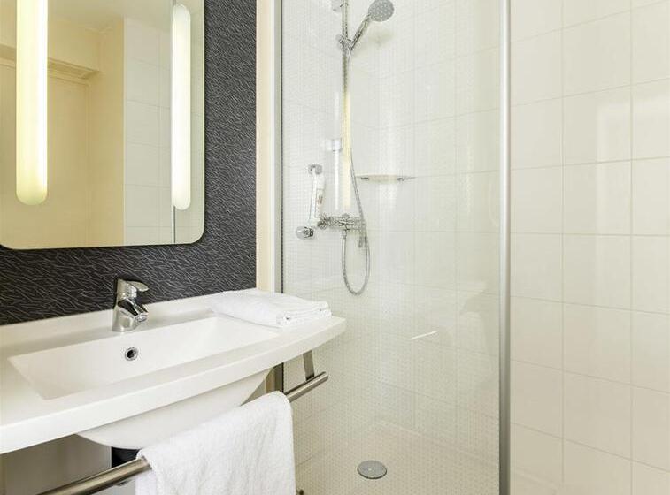 בית מלון כפרי Ibis Saintomer Centre