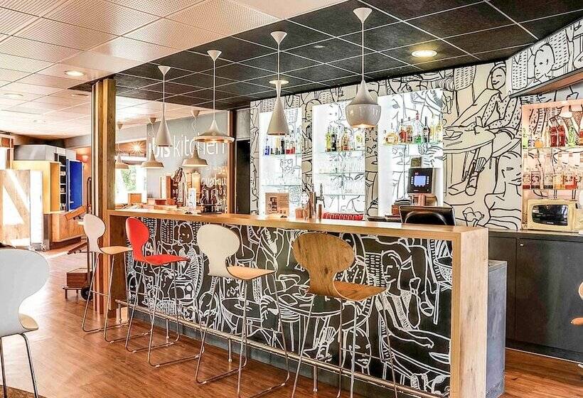 בית מלון כפרי Ibis Salon De Provence