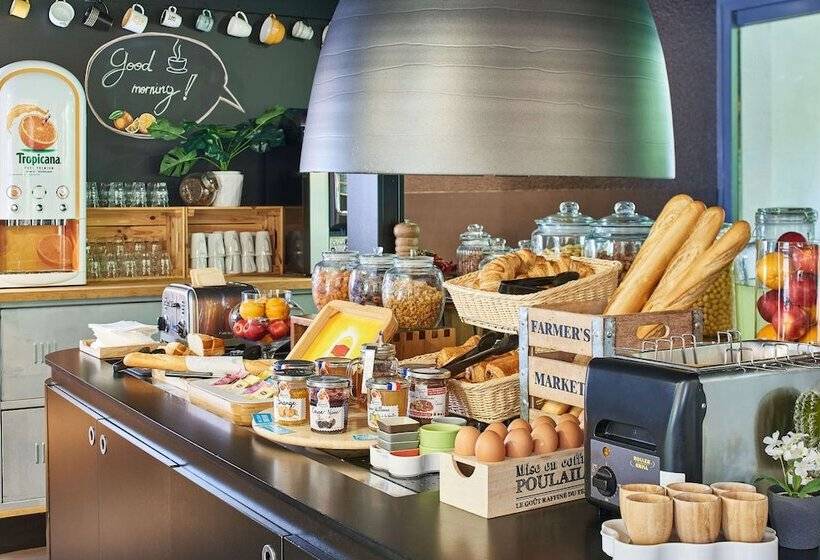 هتل Kyriad Direct Le Bourget Gonesse