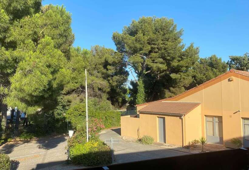 ホテル Kyriad Direct Marseille Ouest  Martigues