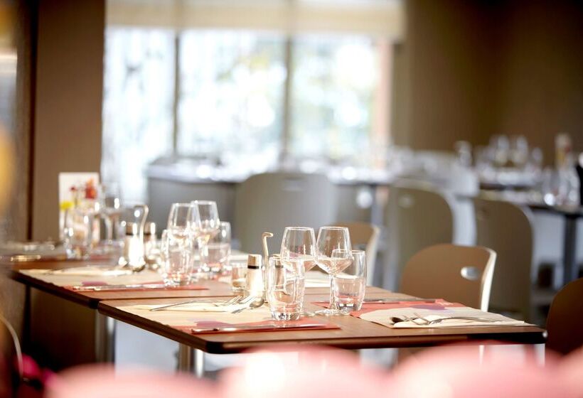 Отель Kyriad Sannois  Ermont