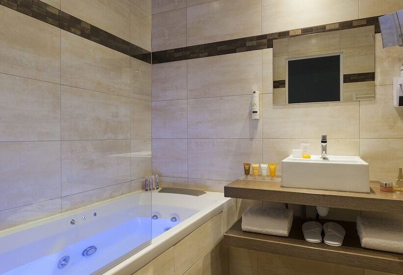 בית מלון כפרי Le Soleia Nice Boutique Hôtel