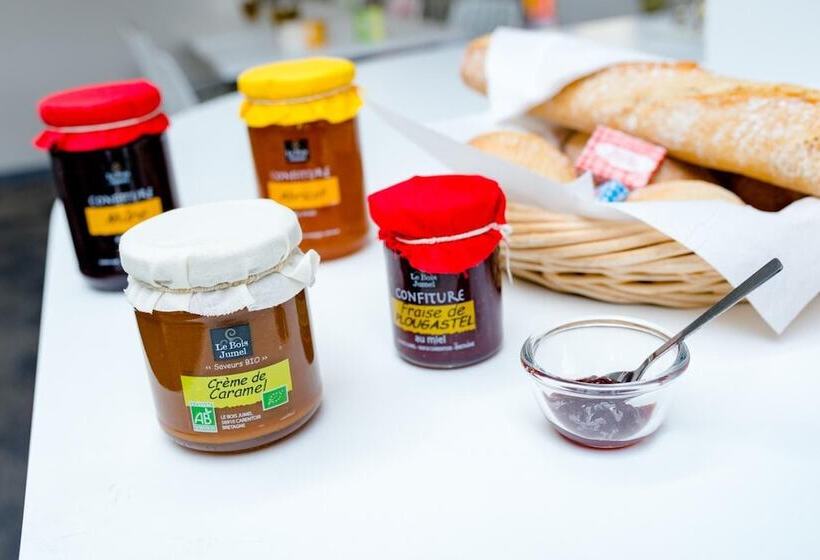 Отель The Originals City, Ara Hôtel