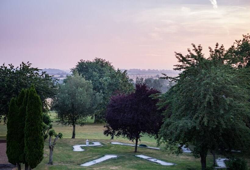 L Ermitage Hotel & Restaurant