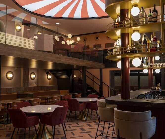 هتل Clapclap Hôtel, Food & Bar