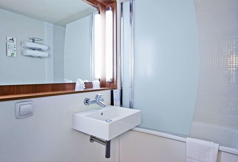 فندق Campanile Chanas