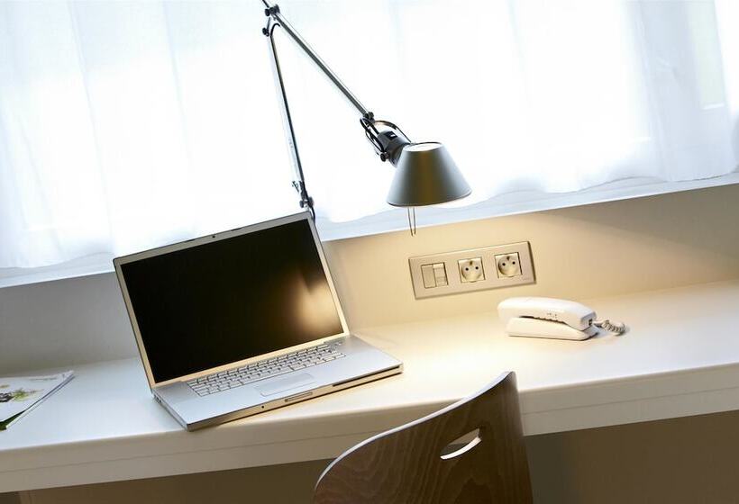 فندق Campanile Chanas