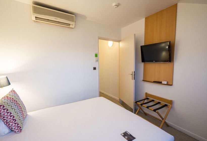 Отель Campanile Montesson Le Vesinet