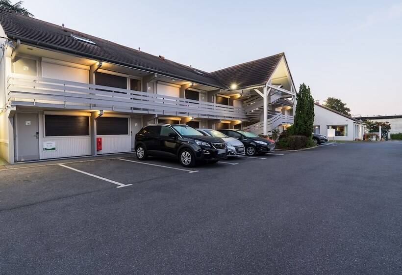 Отель Campanile Montesson Le Vesinet