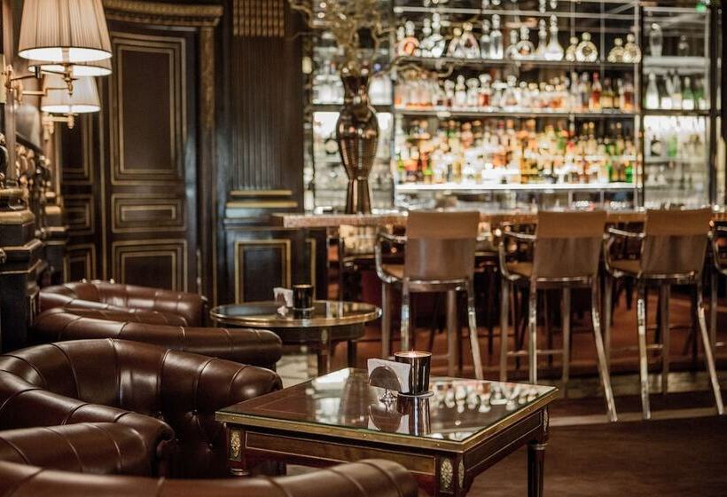 ホテル Le Meurice – Dorchester Collection