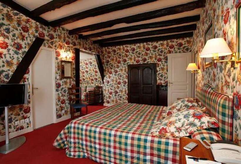 هتل Château De Castel Novel