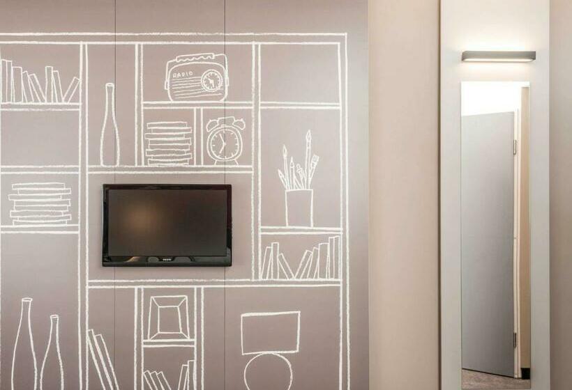 هتل Ibis Paris Gare Du Nord La Fayette