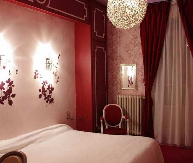 酒店 Logis Hôtel & Restaurant   Le Mouton Blanc