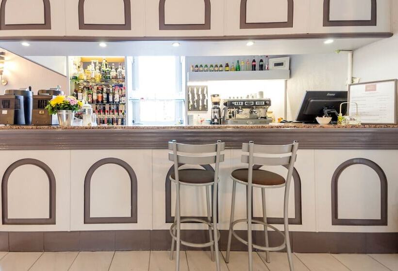 호텔 Logis Hôtel Le Jabron