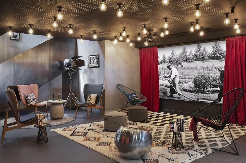 Отель Moxy Lyon Airport