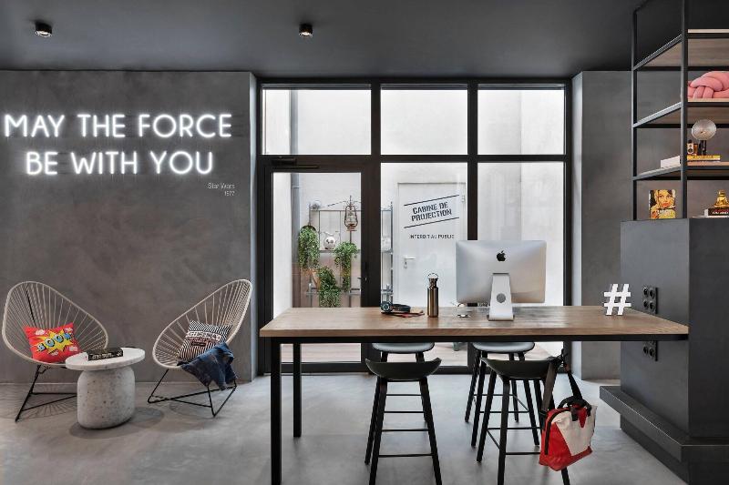 Отель Moxy Lyon Airport