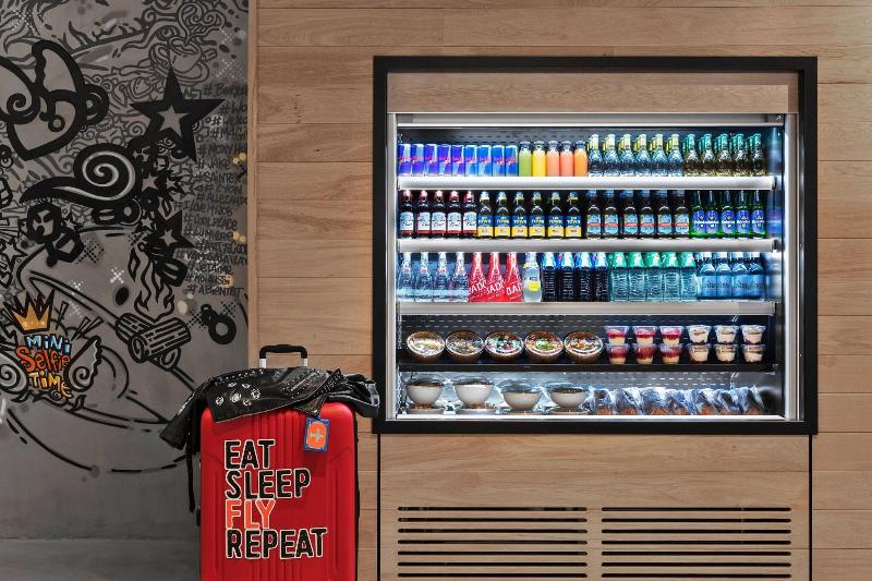 Отель Moxy Lyon Airport