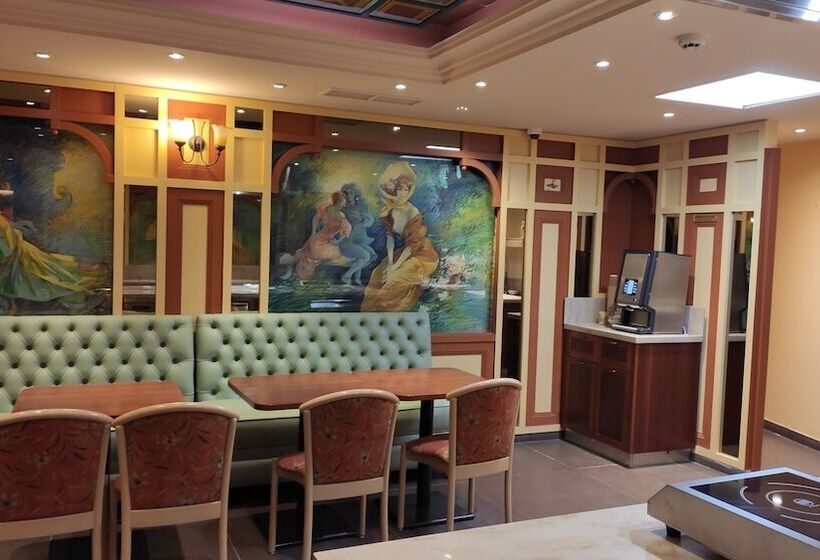 هتل Résidence Share Inn
