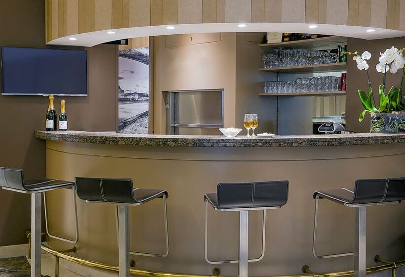 اقامتگاه Best Western  Au Trocadero