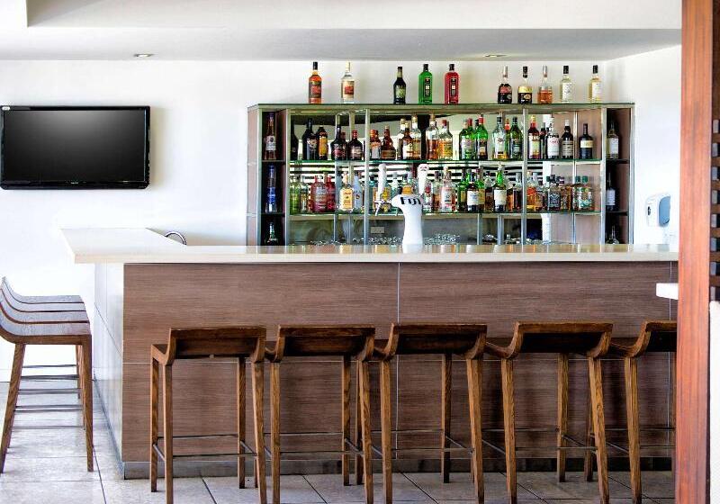 استراحتگاه Novotel Nadi