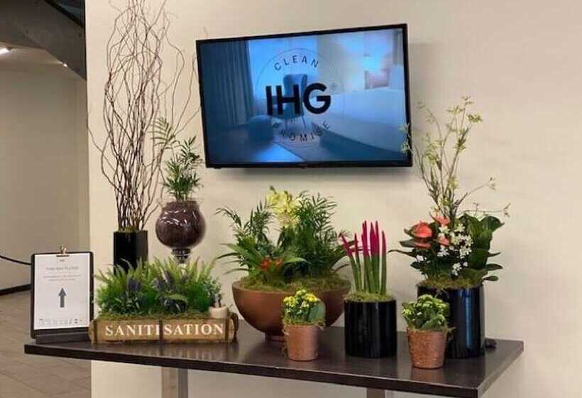 هتل Crowne Plaza Birmingham City, An Ihg