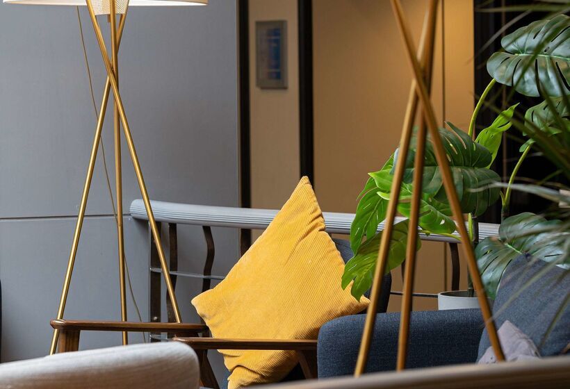 هتل Hilton London Kensington