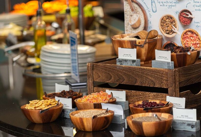 هتل Hilton London Kensington