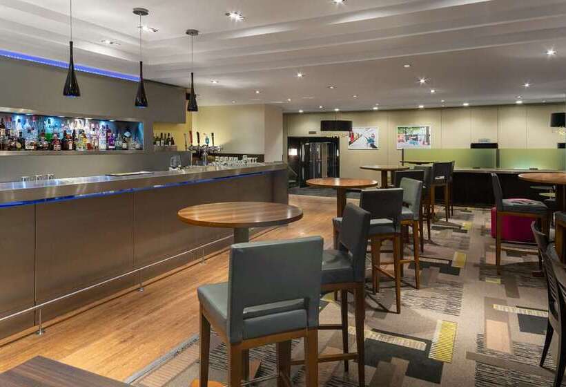 هتل Hilton London Kensington