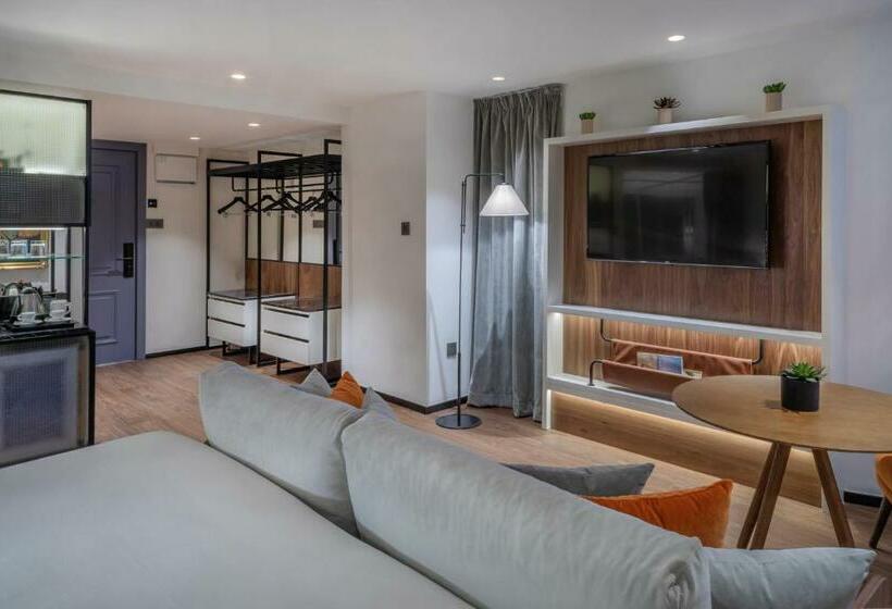 ホテル Melia White House