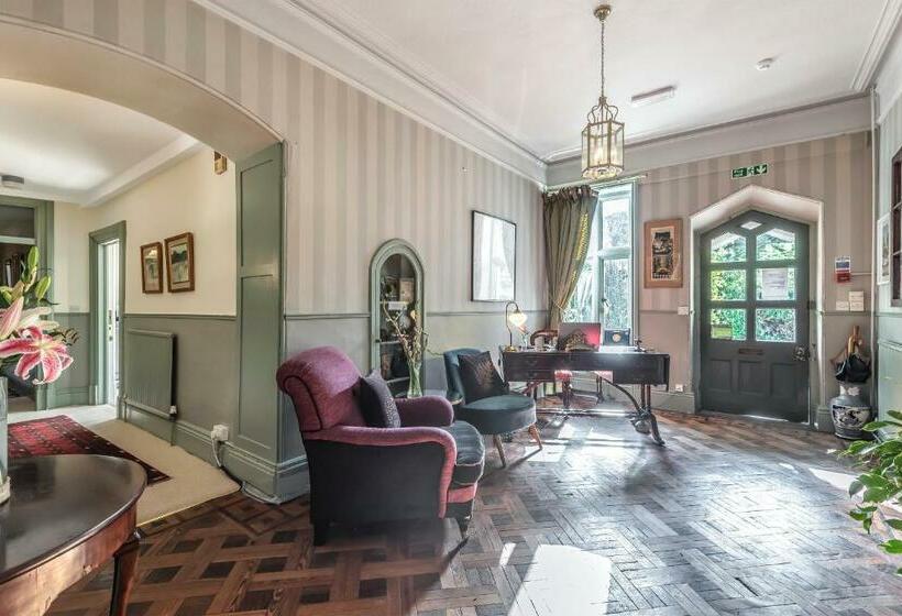 فندق Milebrook House