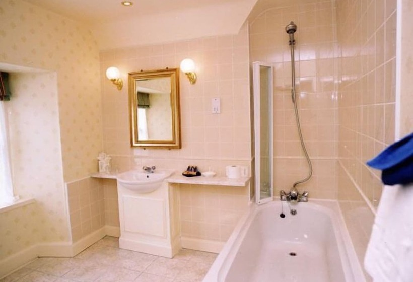Otel Taychreggan, Signature Collection By Eight Continents