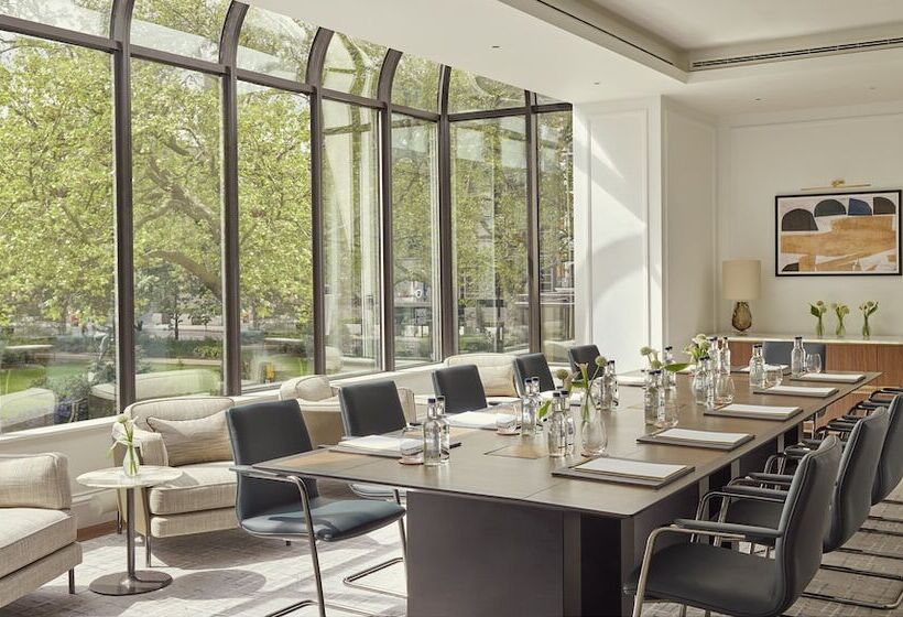 בית מלון כפרי Jumeirah Carlton Tower London