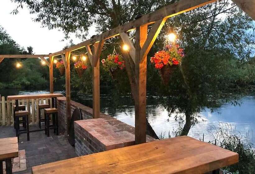 هتل The Priest House On The River