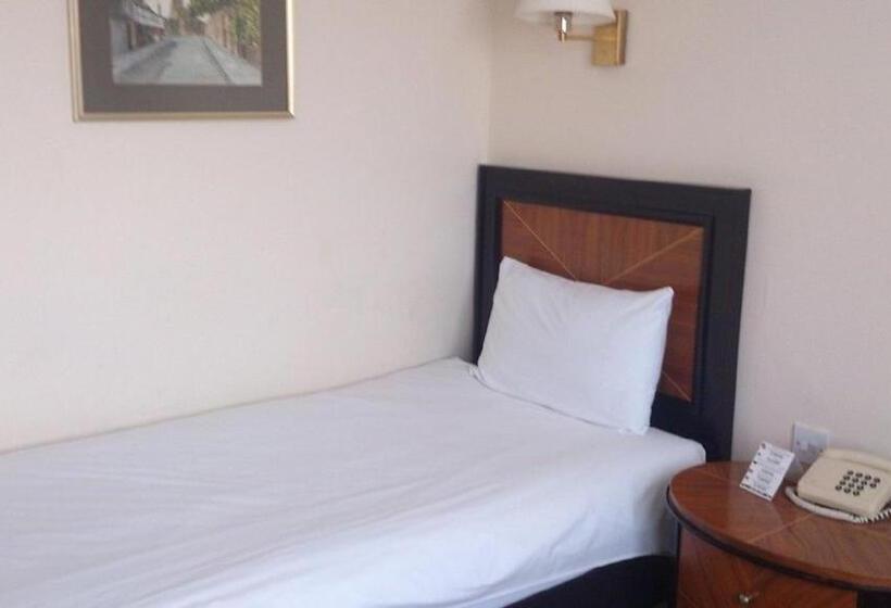 فندق The Roundhouse