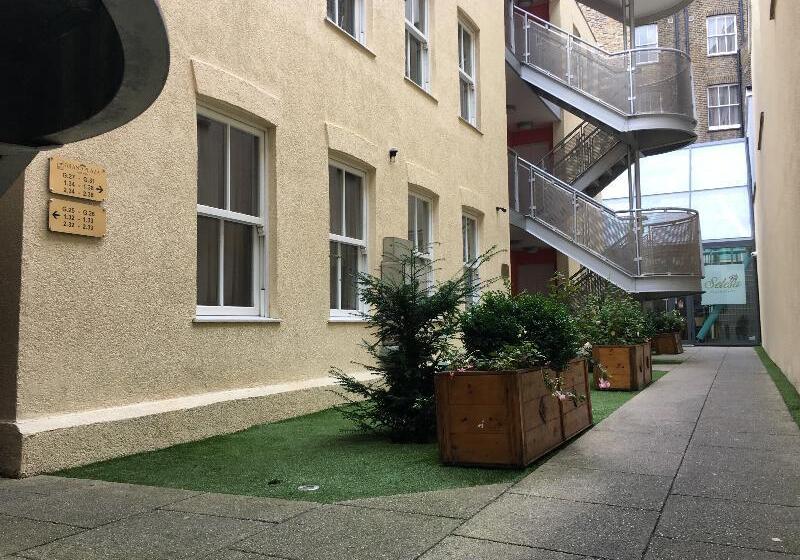 Grand Plaza Serviced Apartments