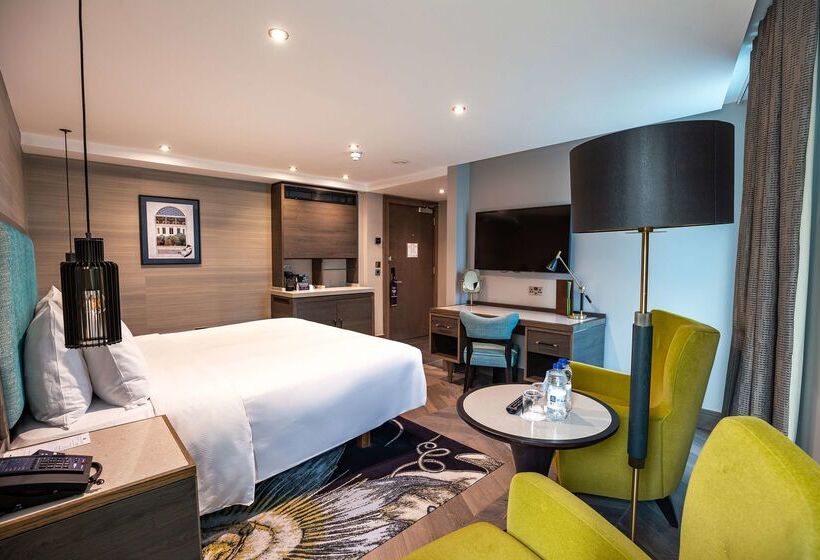 هتل Doubletree By Hilton  London  West End