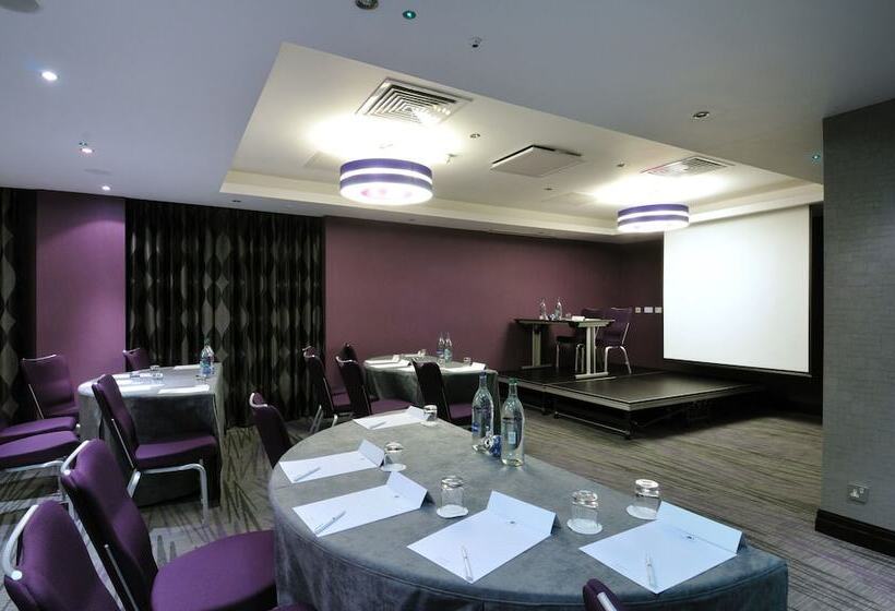 هتل Doubletree By Hilton  London  West End