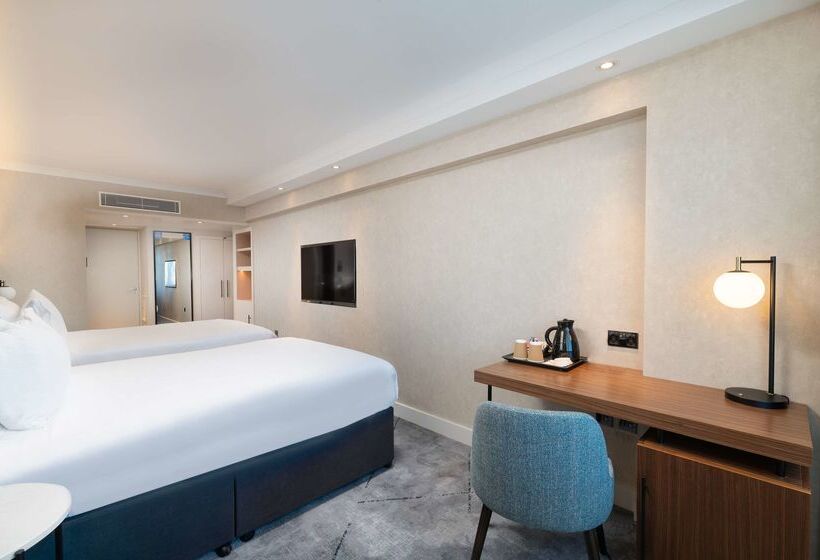 هتل Hilton London Metropole