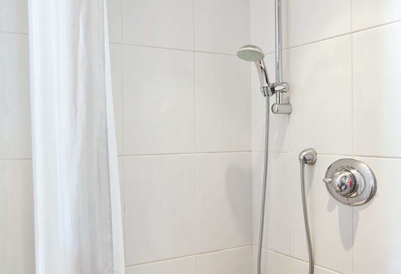 هتل Hilton London Olympia