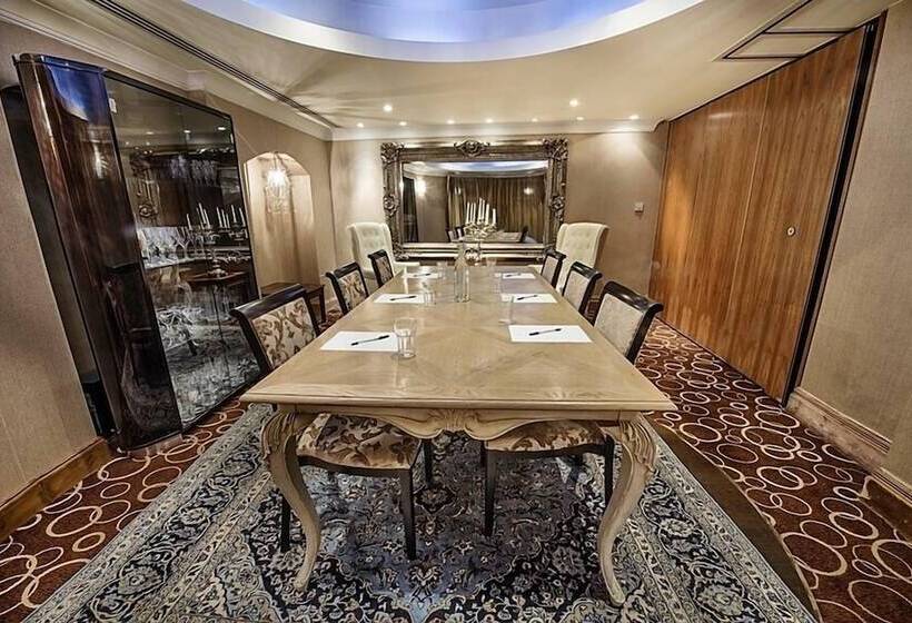 هتل The Colonnade