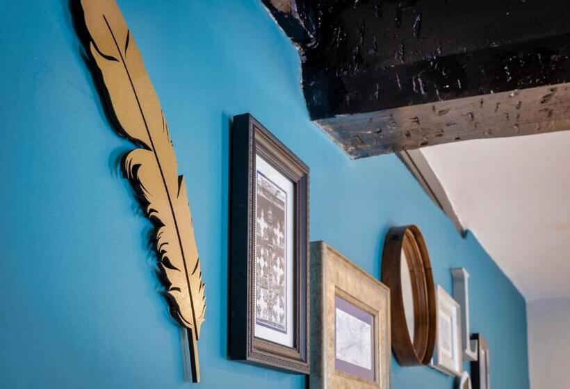 فندق The Feathers