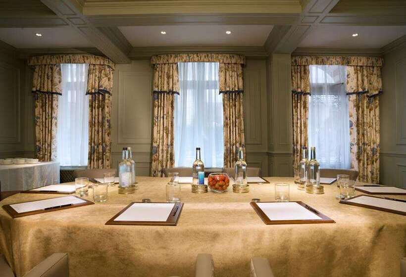 هتل The Stafford  London