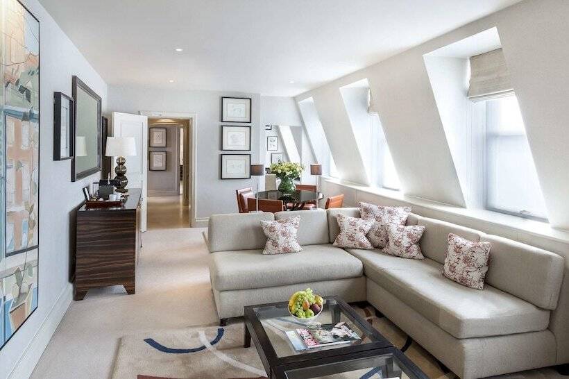 هتل The Stafford  London