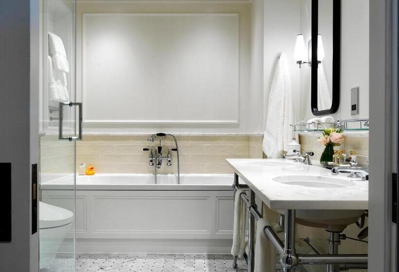 هتل The Stafford  London